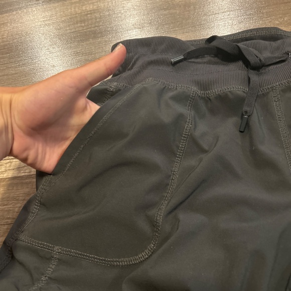 * 🤑💰🤑 3/$10.00 budle item 🤑💰🤑 Capri cargo pants - Picture 2 of 5